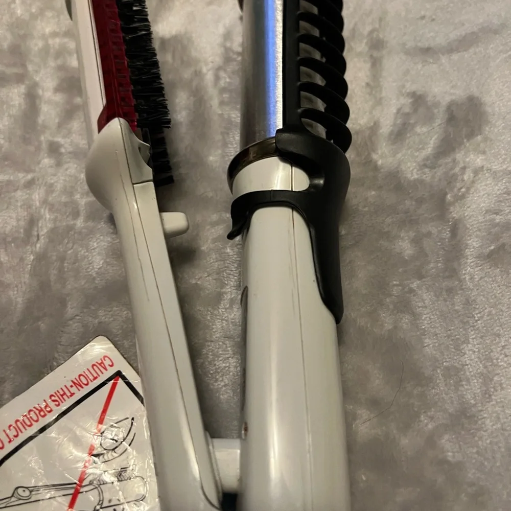White and Pink Hair Styling Tool - Picture 11 of 15